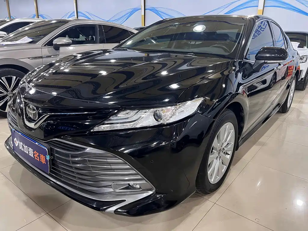TOYOTA CAMRY 2019