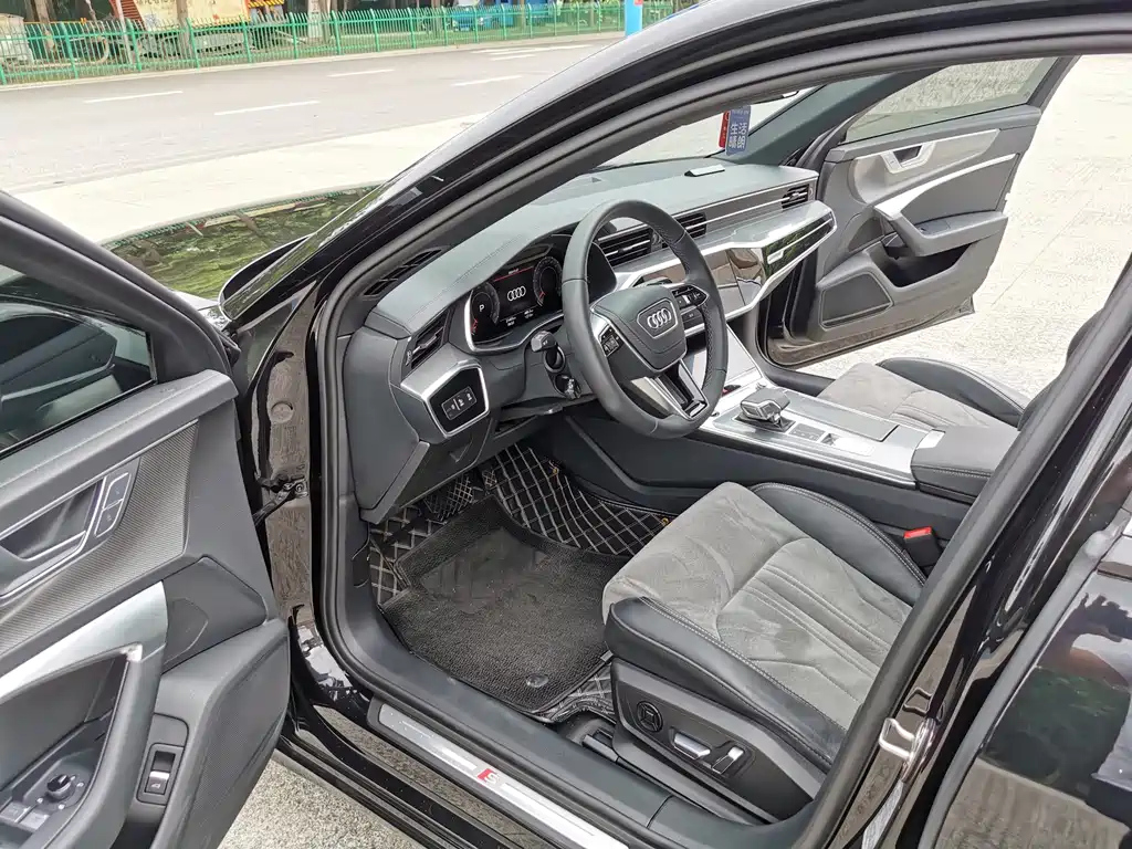 AUDI A6L 2023