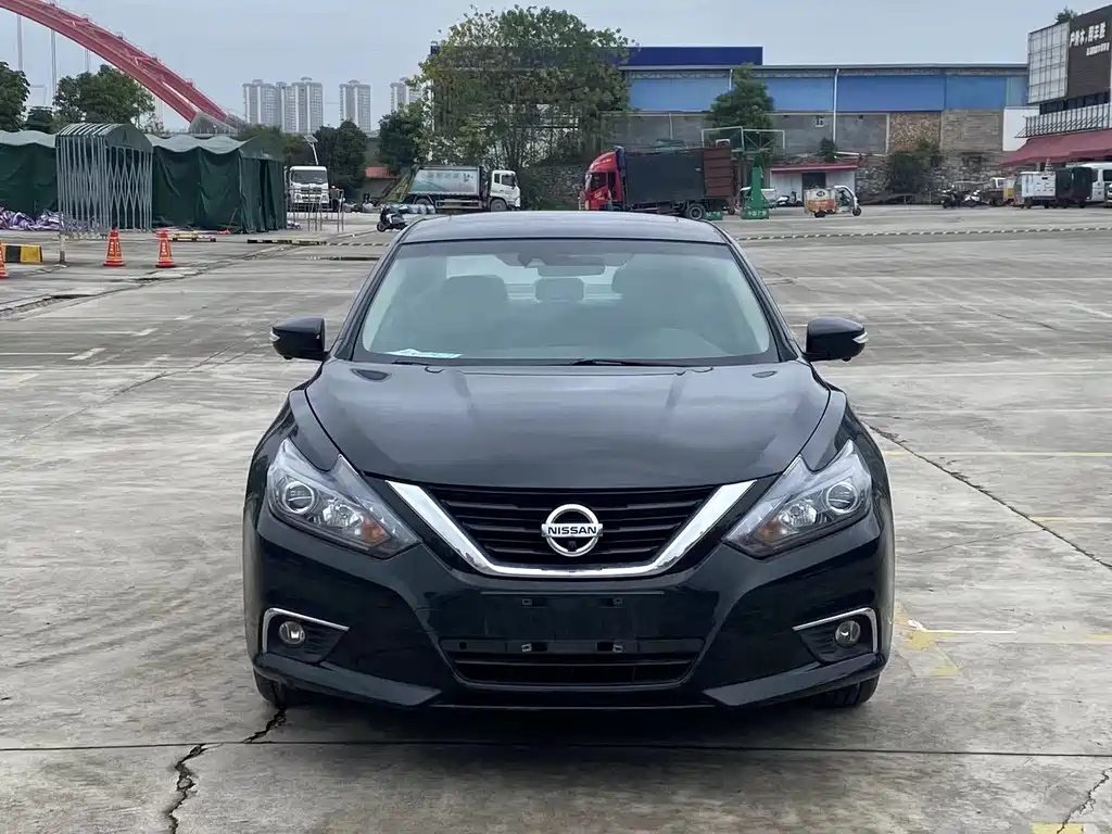 NISSAN TEANA 2018