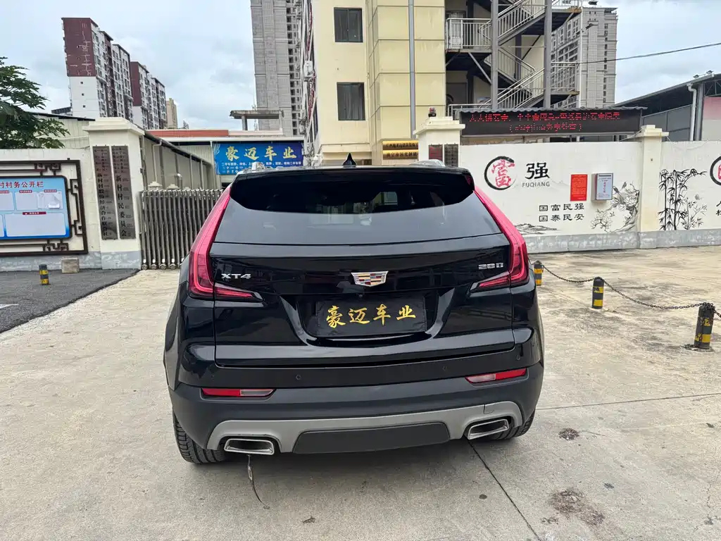 CADILLAC XT4 2021