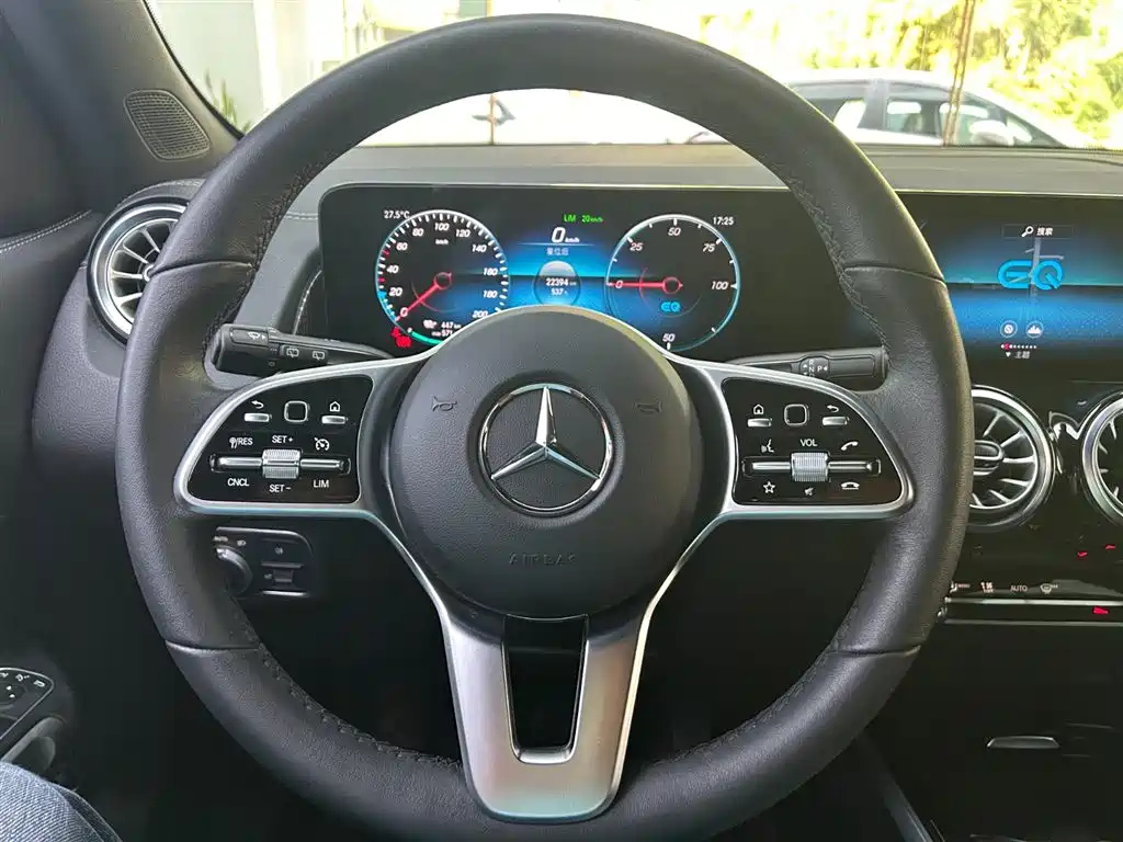MERCEDES BENZ EQB 2023