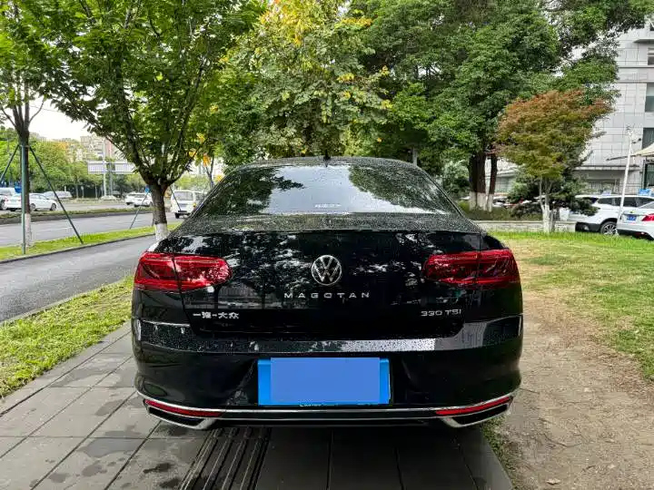 VOLKSWAGEN MAGOTAN 2022