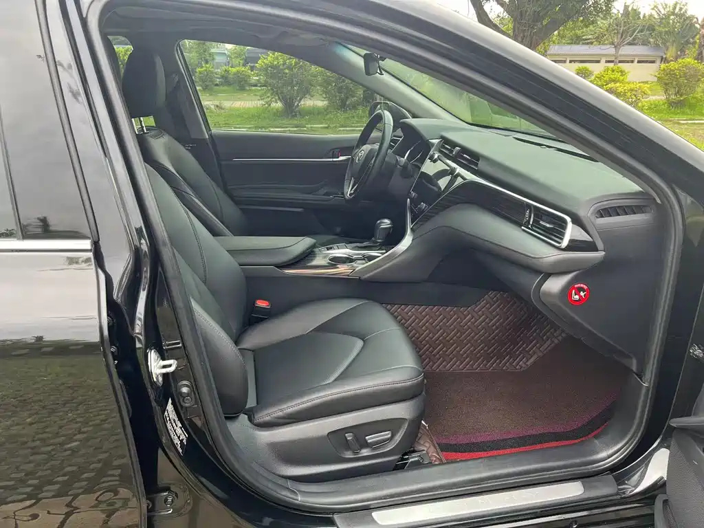 TOYOTA CAMRY 2019