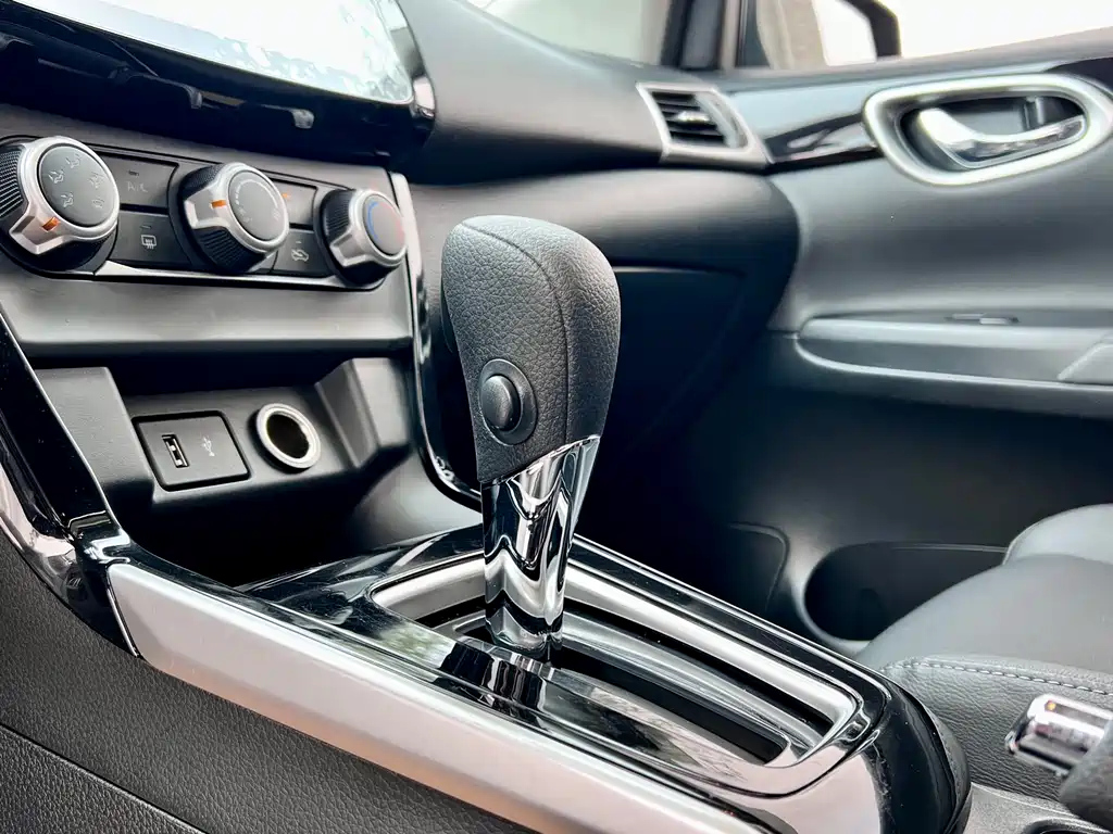NISSAN SYLPHY 2022