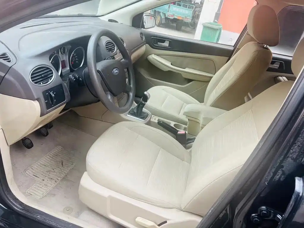 FORD FOCUS 2013