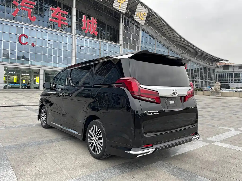TOYOTA ALPHARD 2018