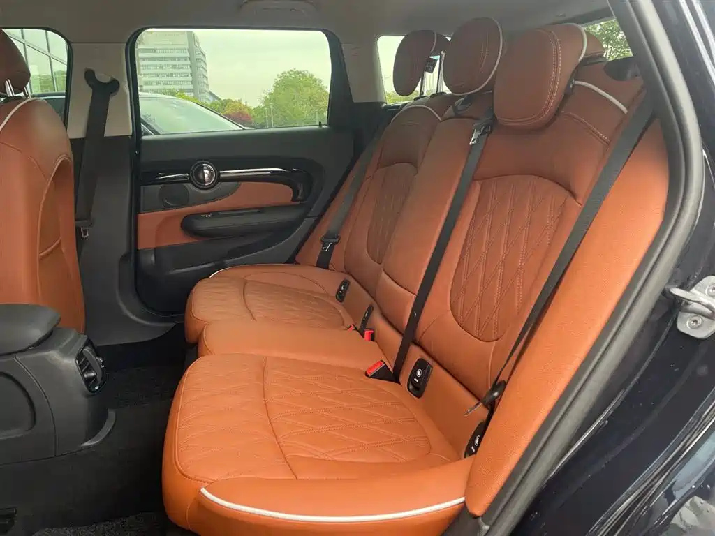MINI CLUBMAN 2022