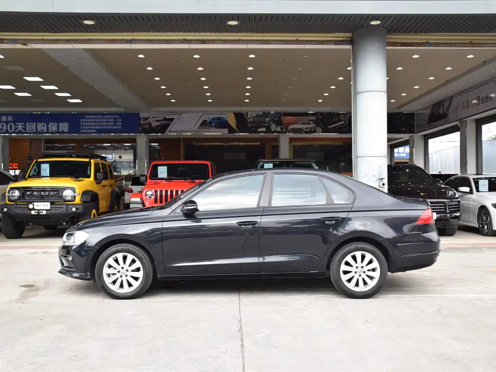 VOLKSWAGEN BORA 2019