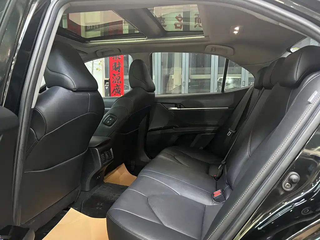 TOYOTA CAMRY 2020