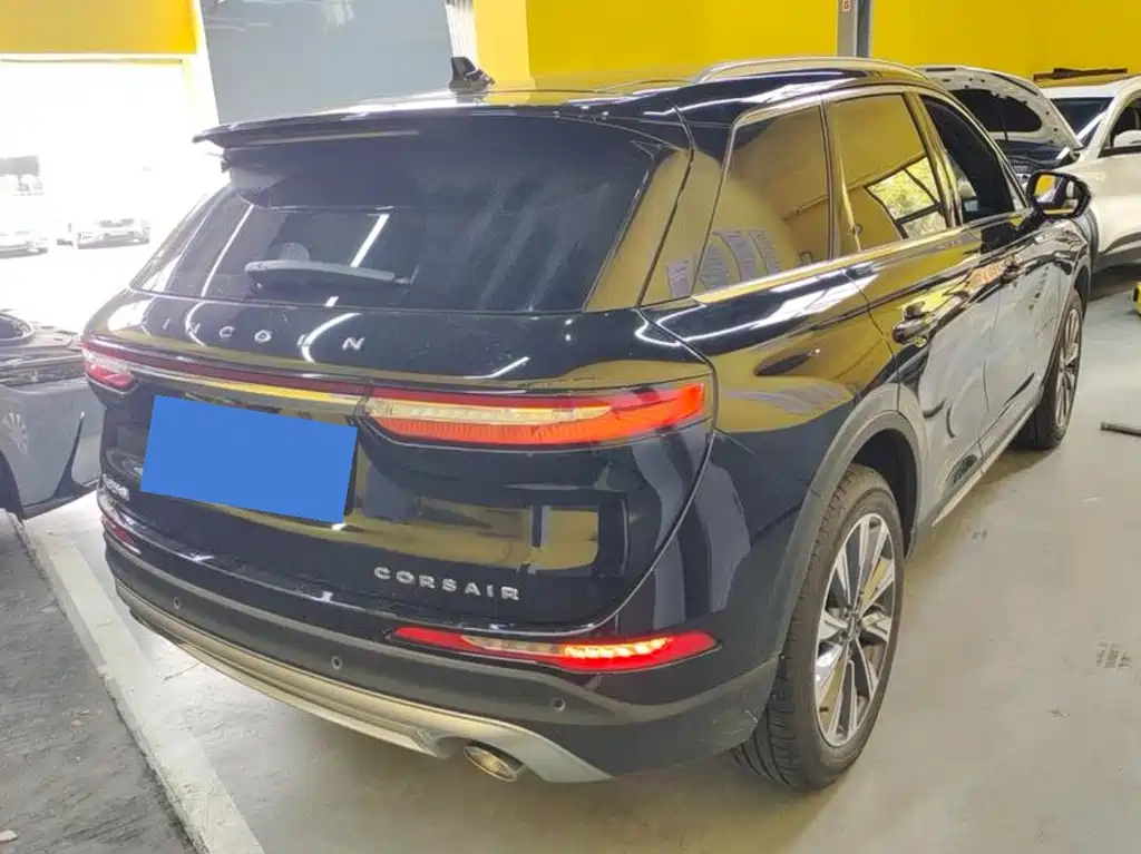 LINCOLN ADVENTURER 2021