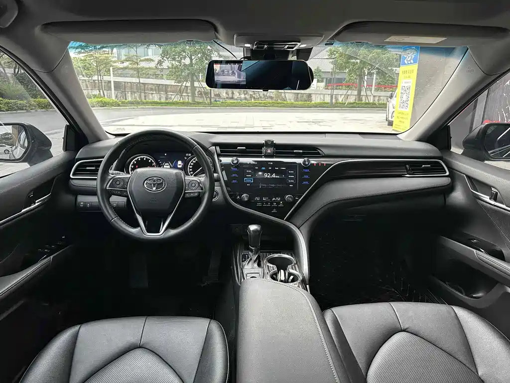 TOYOTA CAMRY 2020