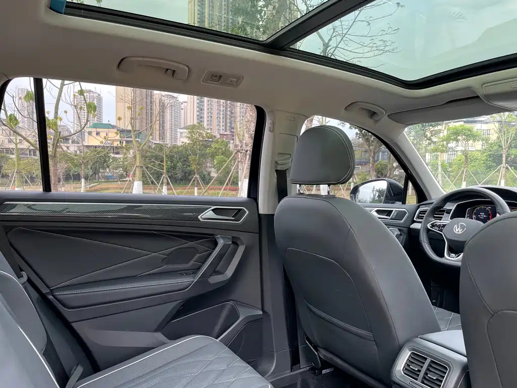 VOLKSWAGEN TIGUAN L 2022