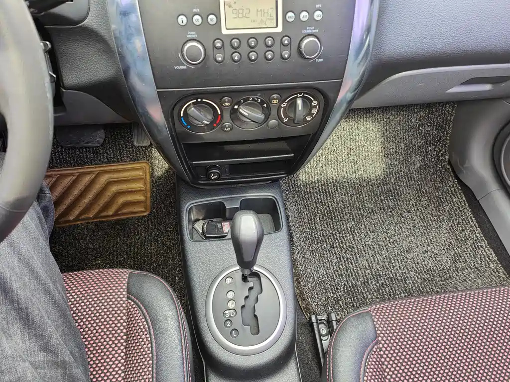 SUZUKI SX4 2011