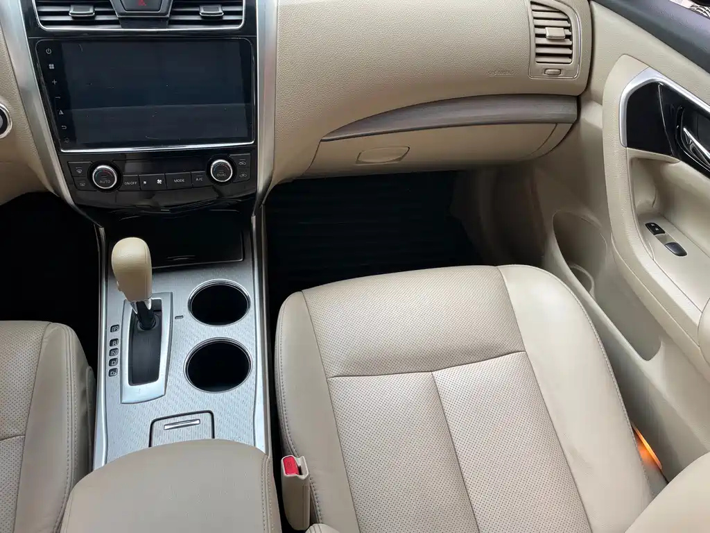 NISSAN TEANA 2018