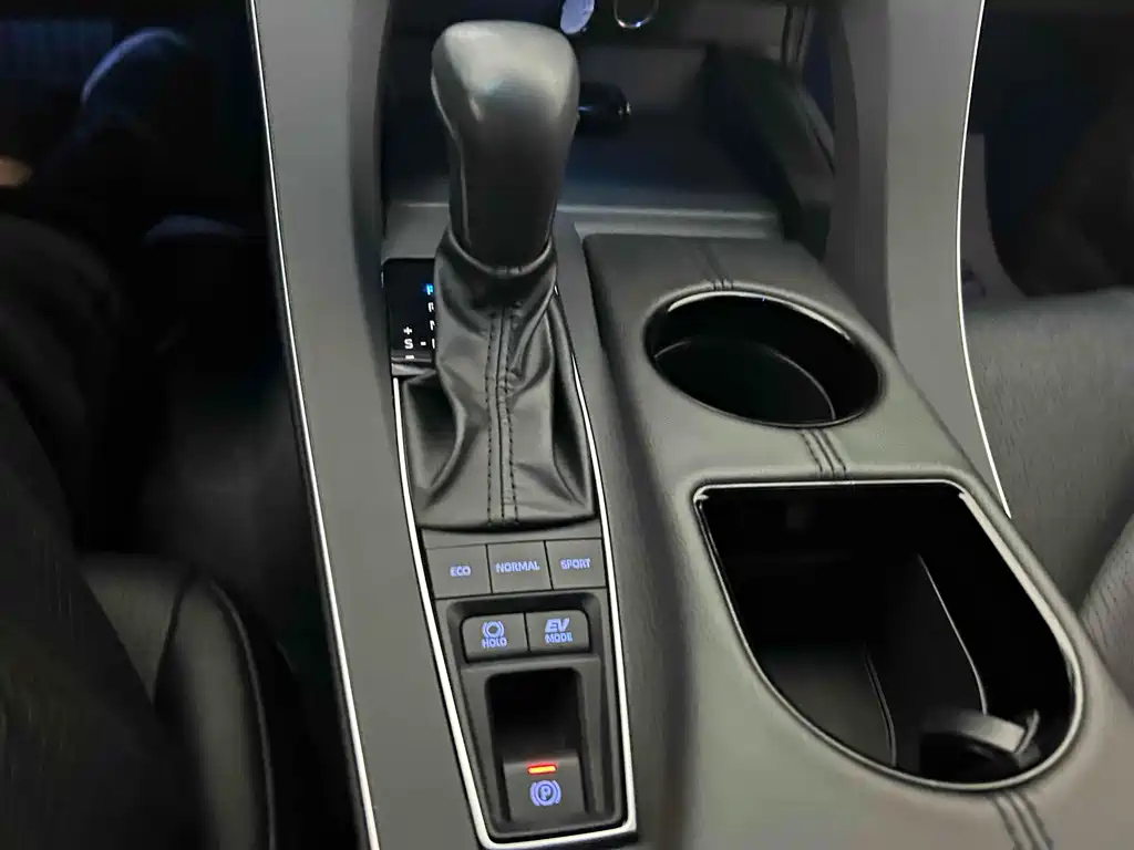 TOYOTA AVALON 2022