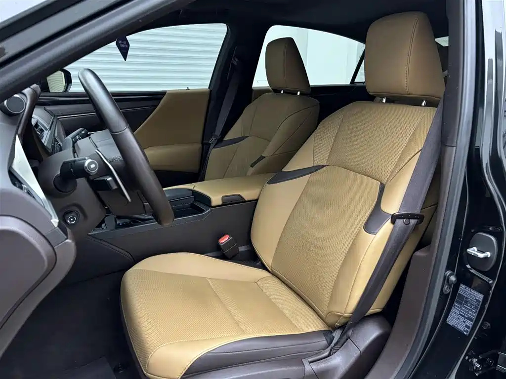 LEXUS ES 2021