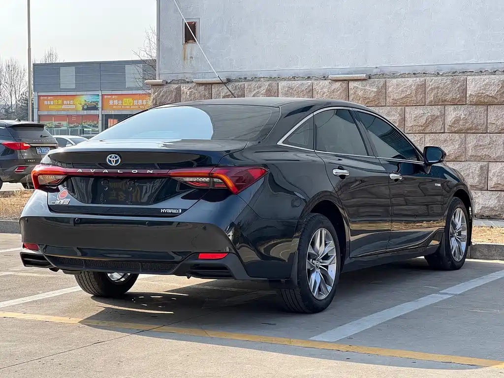 TOYOTA AVALON 2022