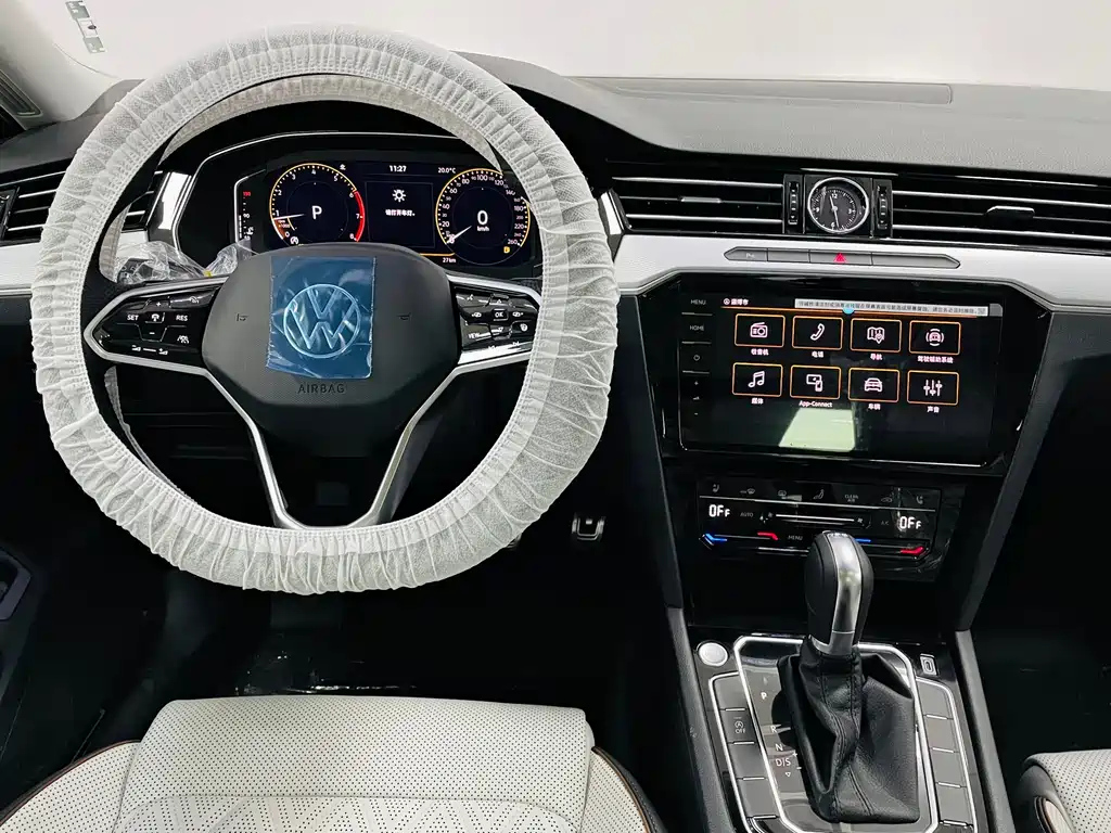 VOLKSWAGEN MAGOTAN 2024
