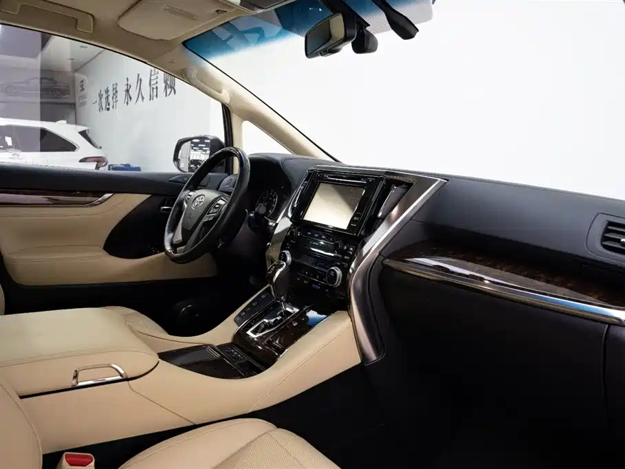 TOYOTA ALPHARD 2019