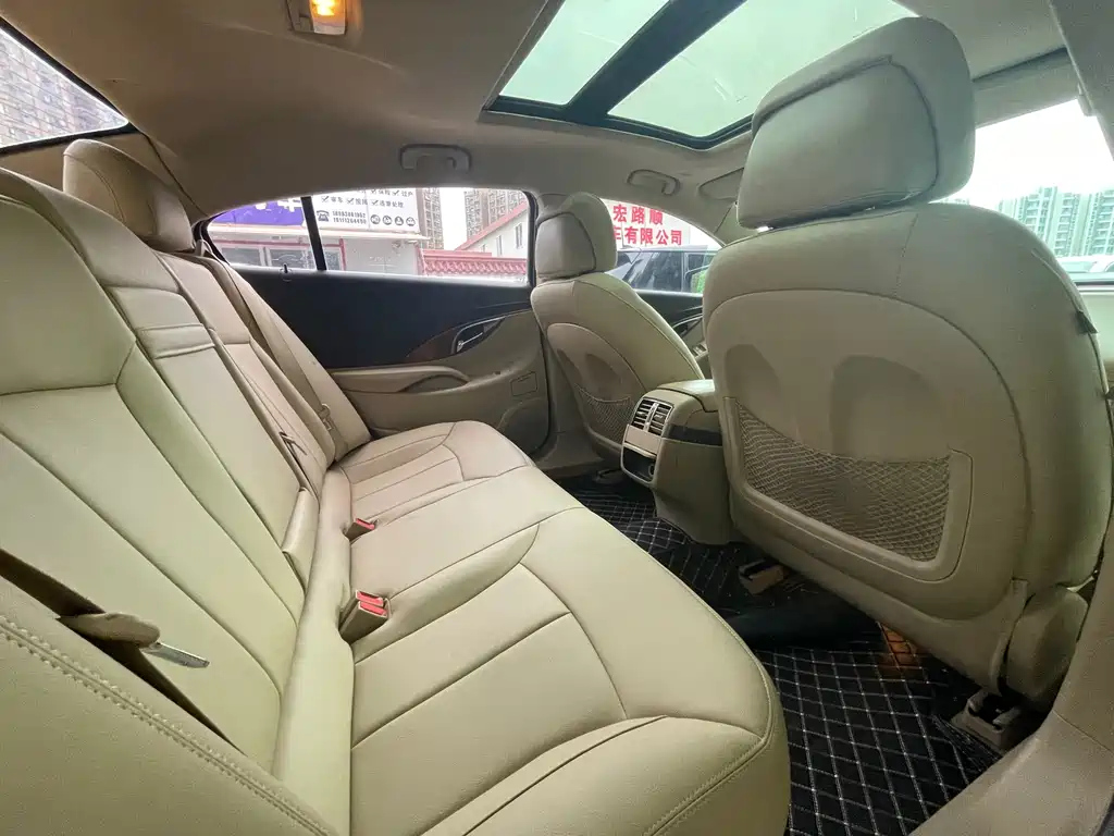 BUICK LACROSSE 2011