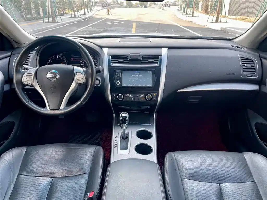 NISSAN TEANA 2017