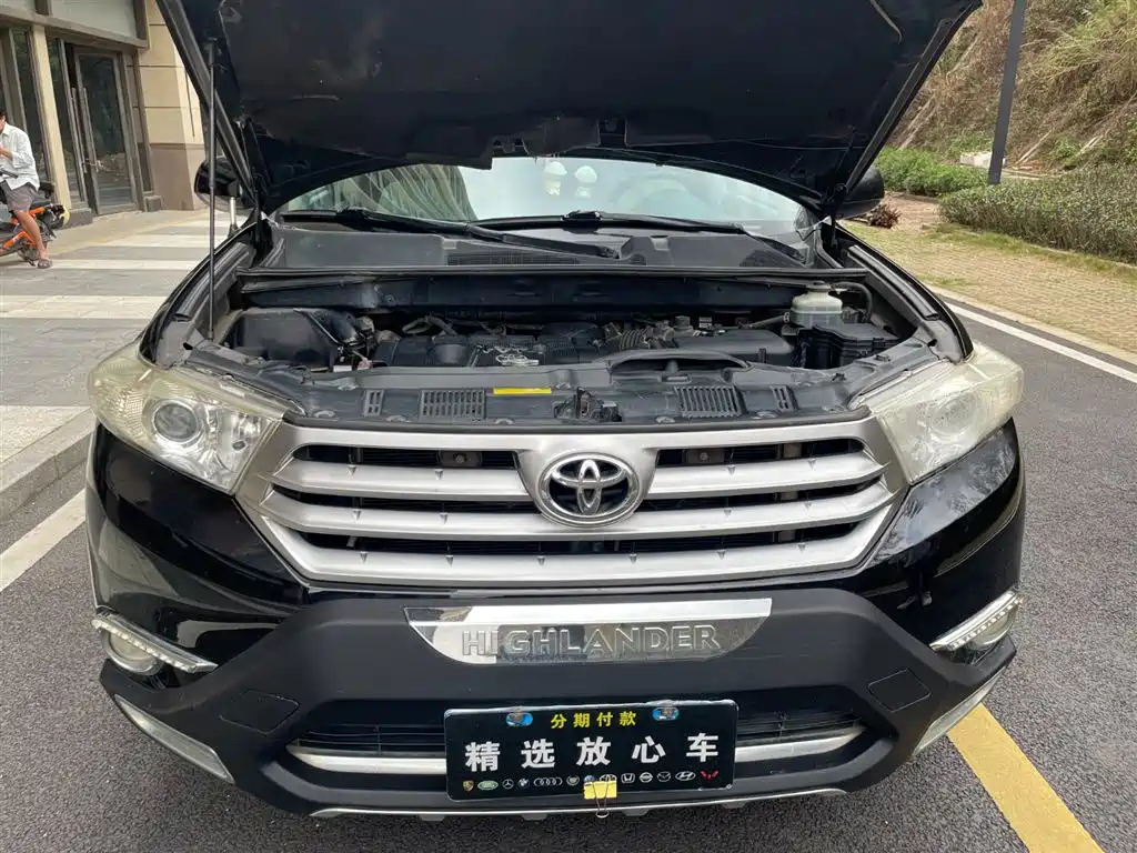 TOYOTA HIGHLANDER 2013