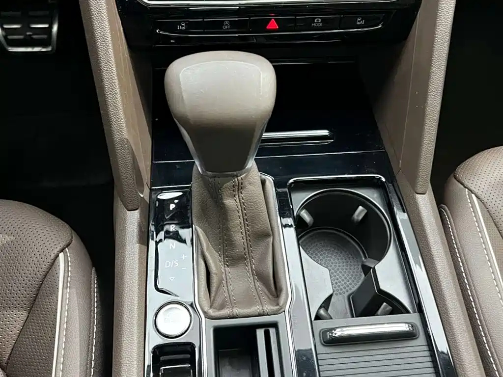 VOLKSWAGEN VILORAN 2020