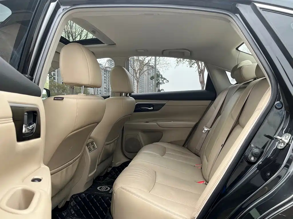 NISSAN TEANA 2018