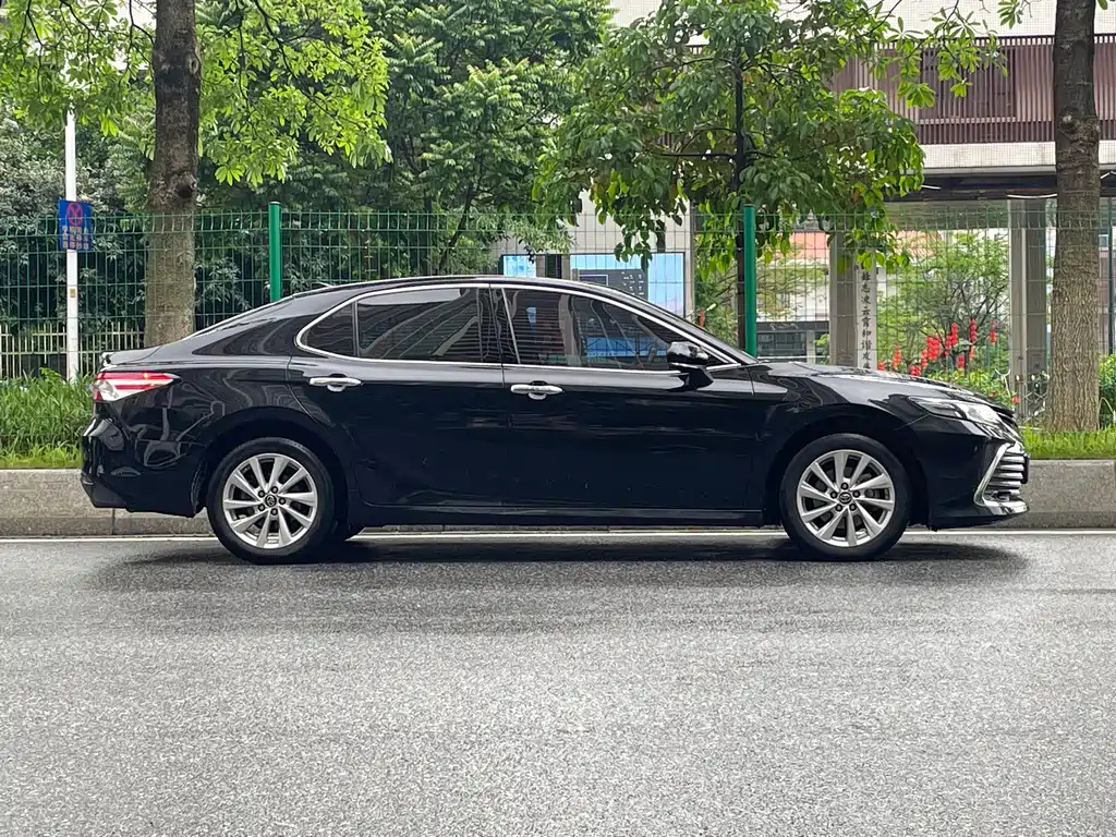 TOYOTA CAMRY 2021