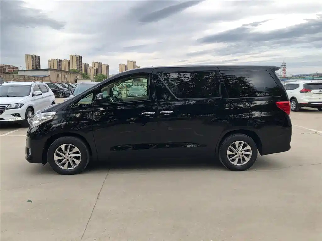 TOYOTA ALPHARD 2012