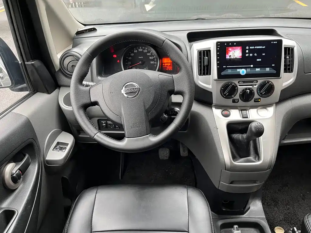 NISSAN NV200 2013