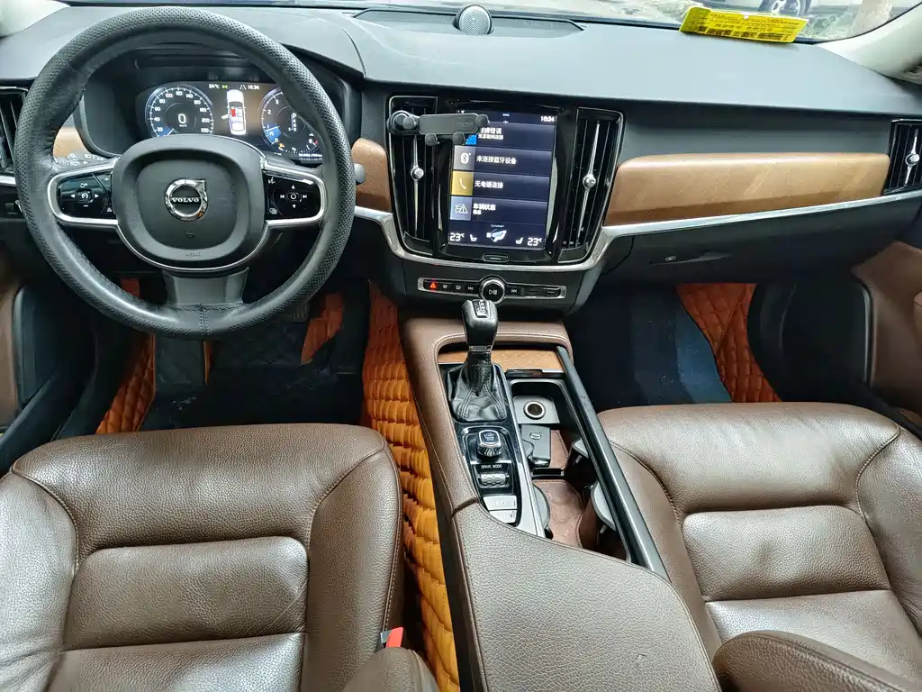 VOLVO S90 2019