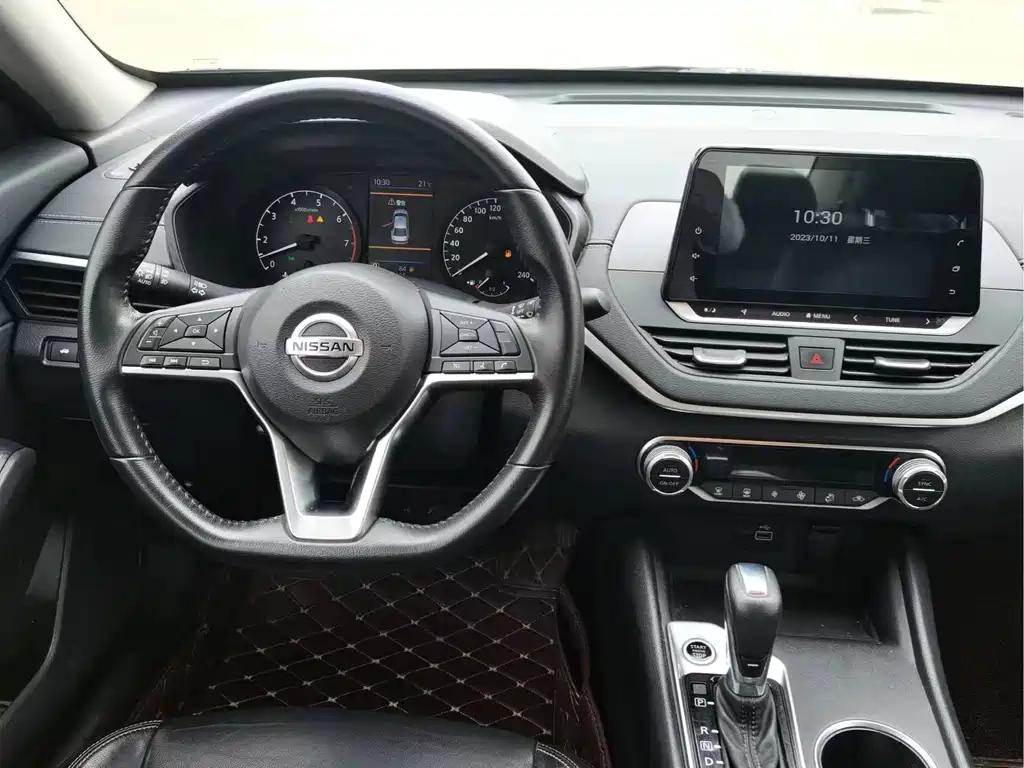 NISSAN TEANA 2020
