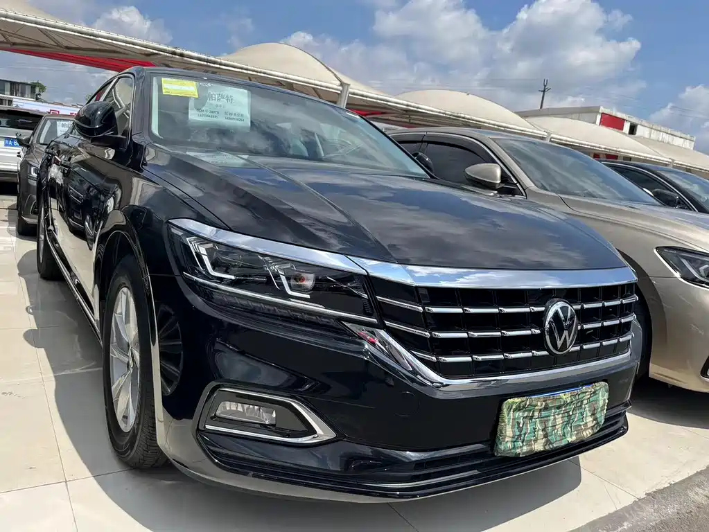 VOLKSWAGEN PASSAT 2024