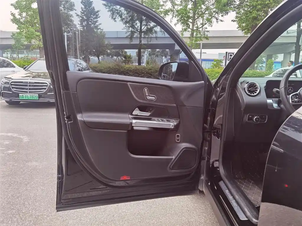 MERCEDES BENZ GLB 2021