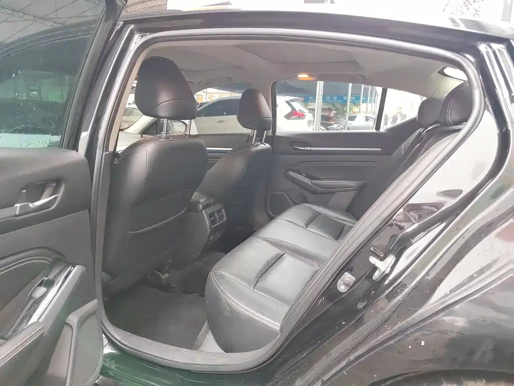 NISSAN TEANA 2021