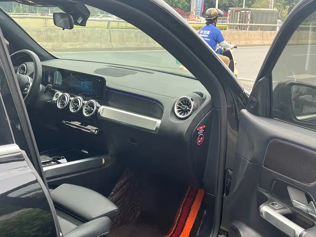 MERCEDES BENZ GLB 2022