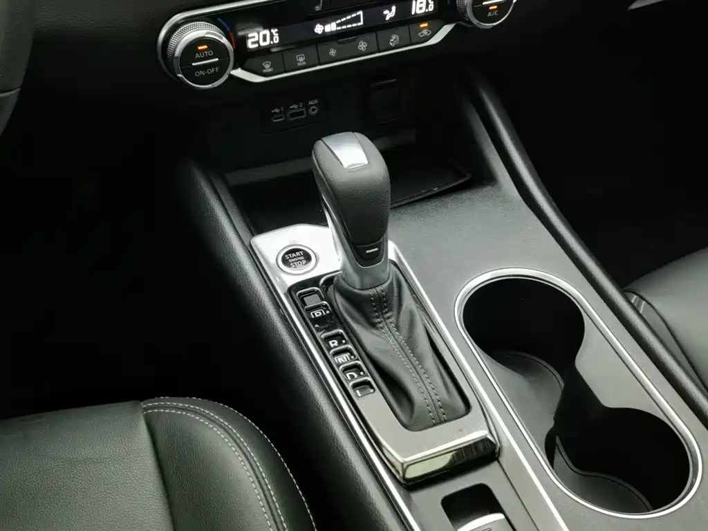 NISSAN TEANA 2019