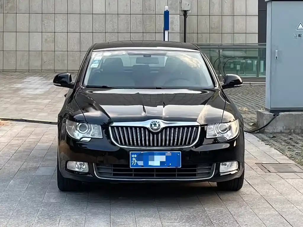 SKODA SUPERB 2012