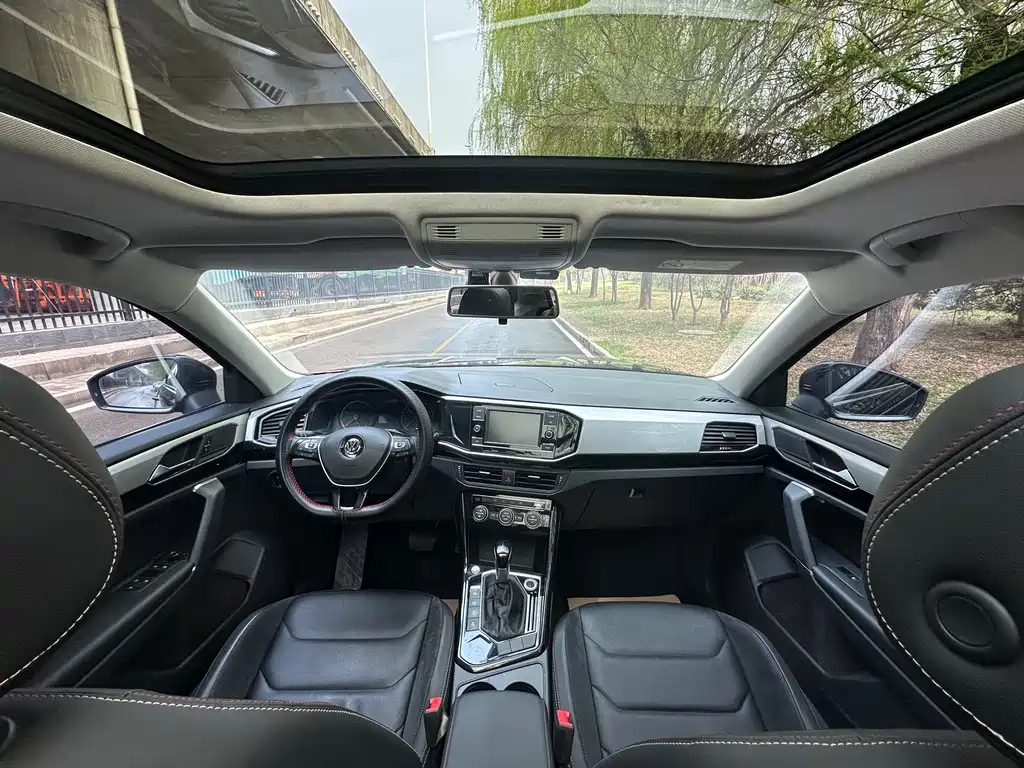 VOLKSWAGEN TAYRON 2019