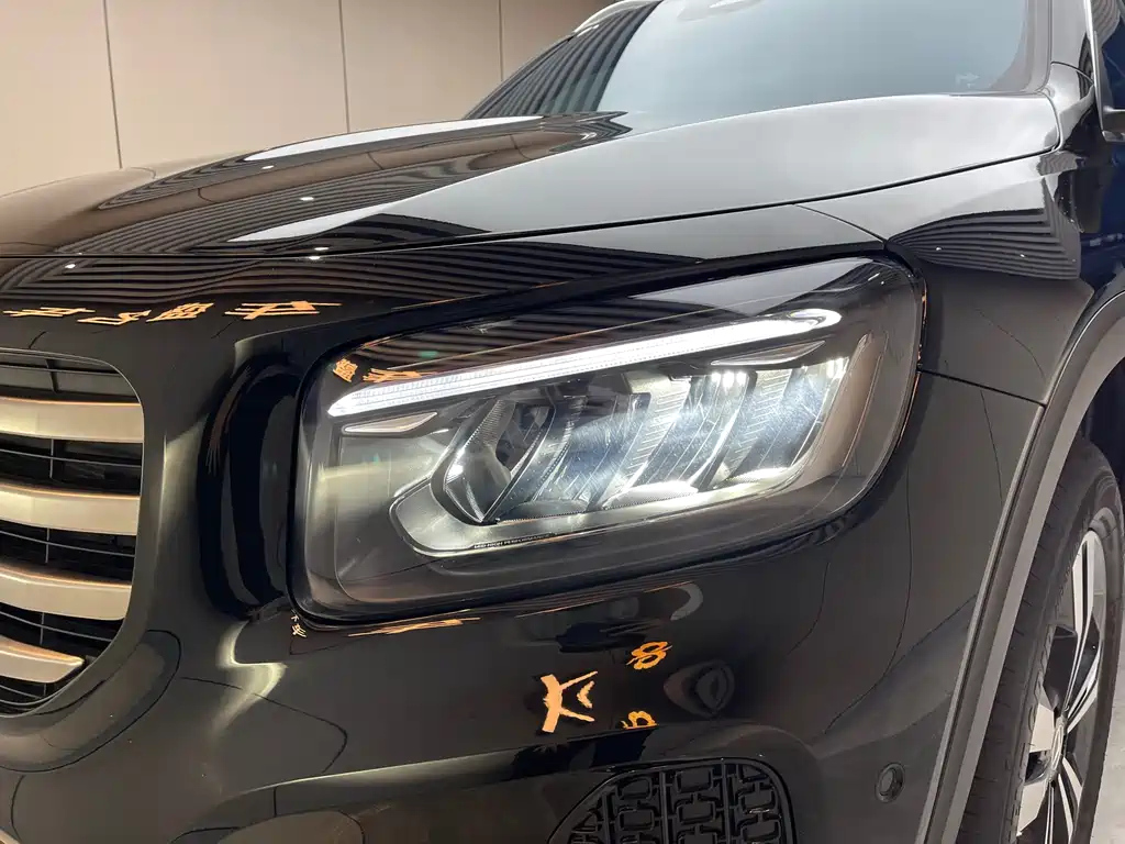 MERCEDES BENZ GLB 2023
