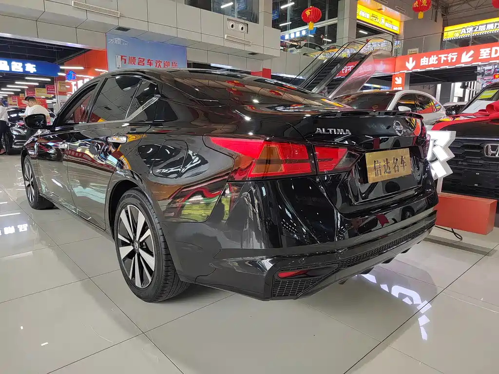 NISSAN TEANA 2022