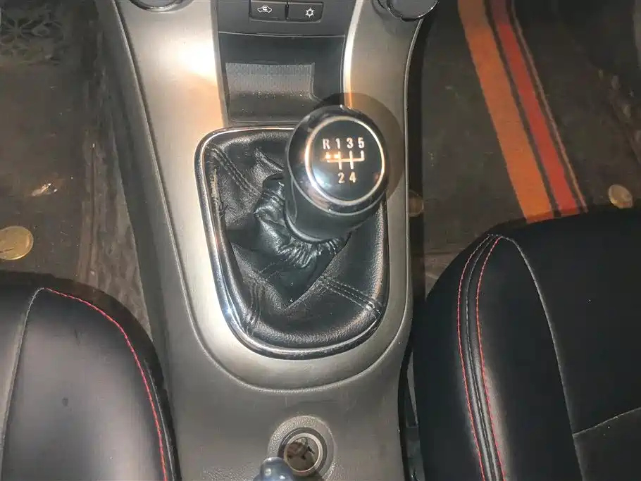 CHEVROLET CRUZE 2015
