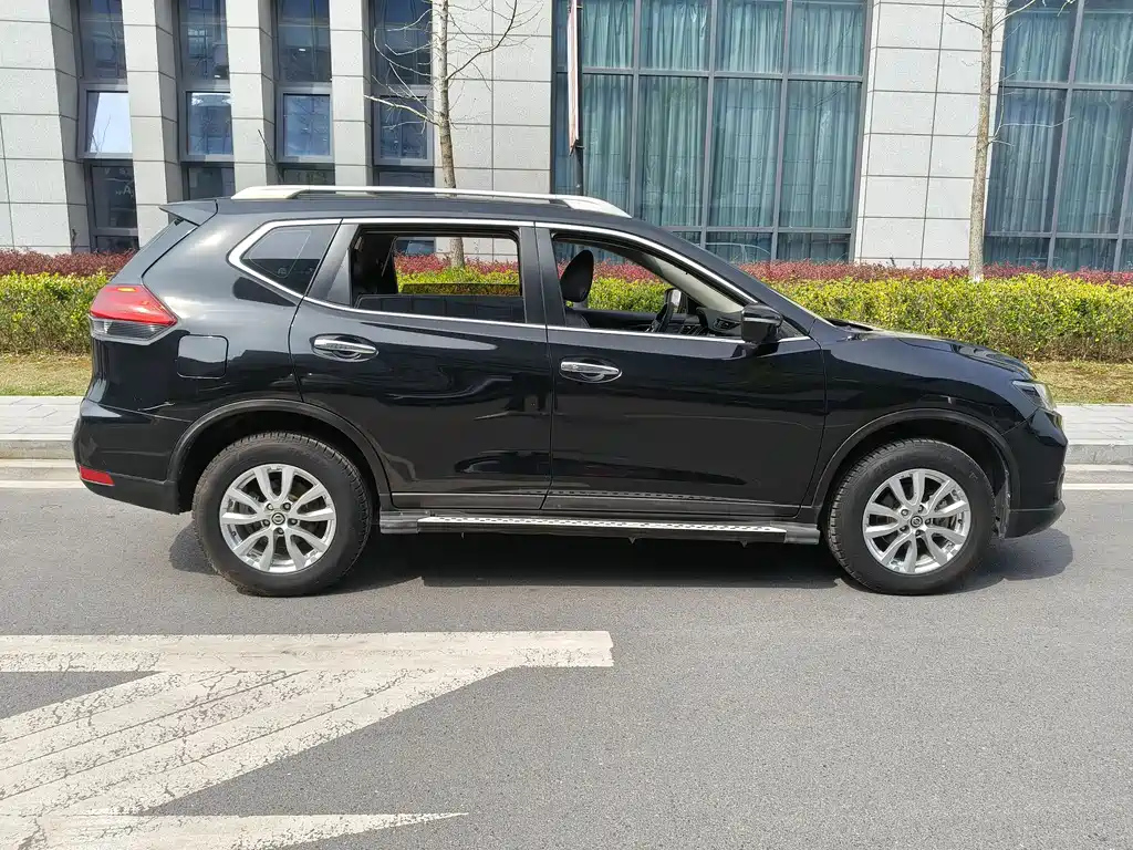 NISSAN X-TRAIL 2018