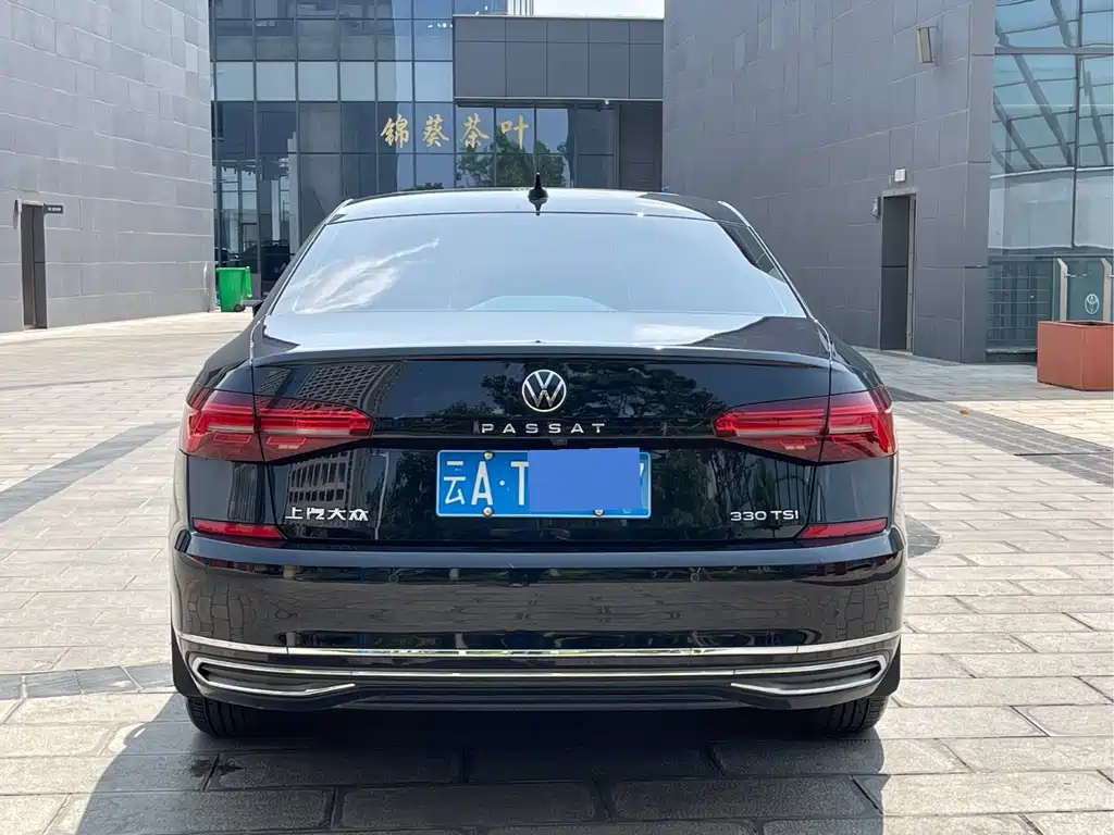 VOLKSWAGEN PASSAT 2021