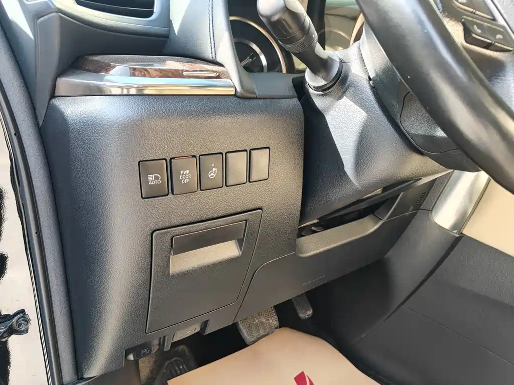 TOYOTA ALPHARD 2018