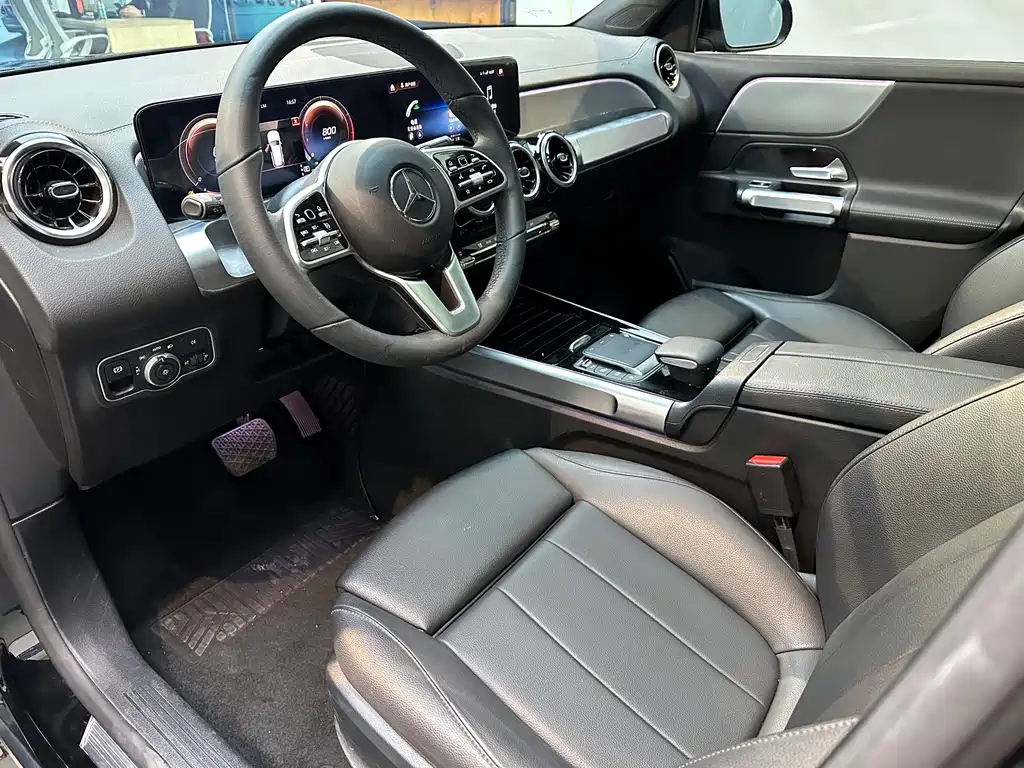 MERCEDES BENZ GLB 2021
