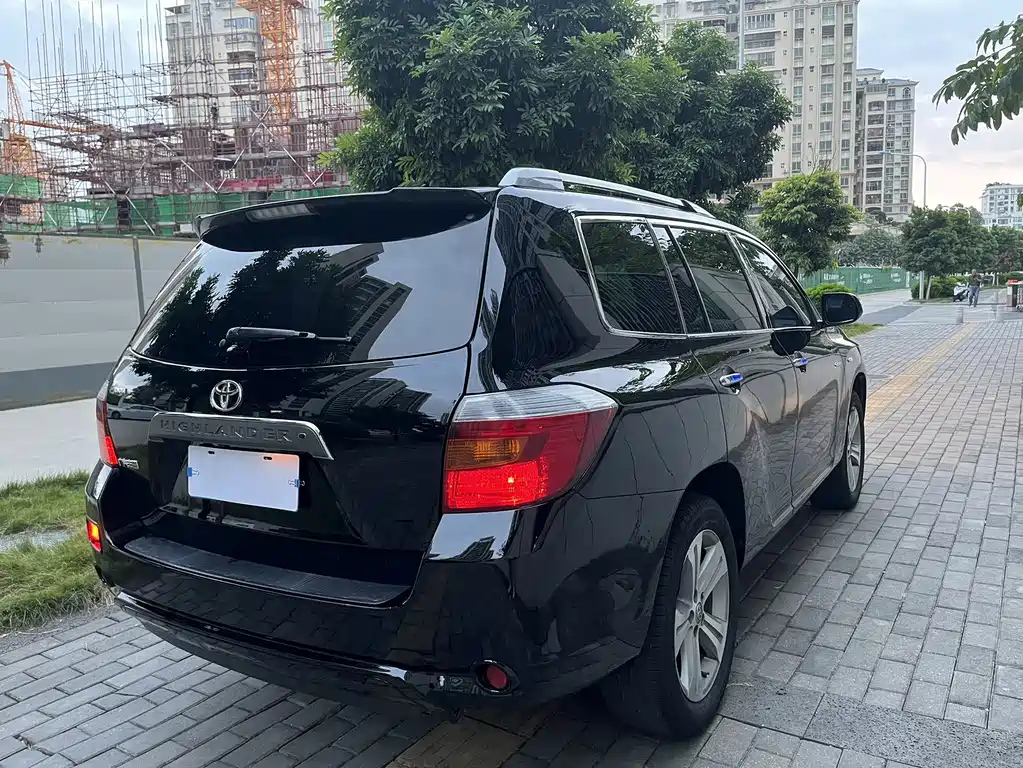 TOYOTA HIGHLANDER 2011