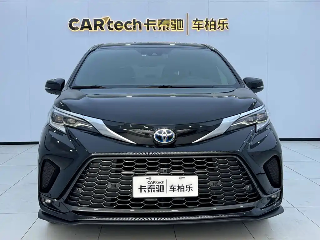 TOYOTA GRANVIA 2024