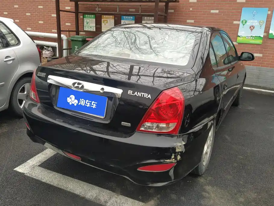 HYUNDAI ELANTRA 2011